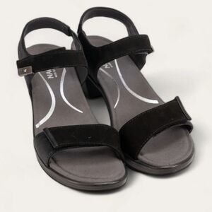 Naot Intact Black Leather Heeled Sandal, Adjustable Straps, Euro 40, US 9